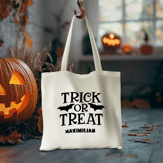Stofftasche aus Bio- Baumwolle mit Namen | Trick or Treat schwarz